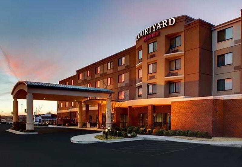 Courtyard By Marriott Fayetteville Exterior photo