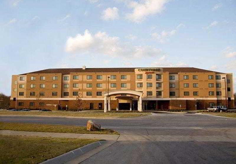 Courtyard By Marriott Fayetteville Exterior photo